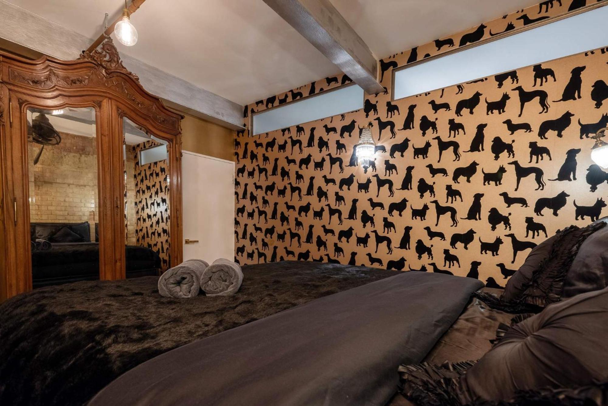 Amazingly Luxurious Loft Apartment, Soho - 3 Bedrooms, 2 Bath & Office 런던 외부 사진