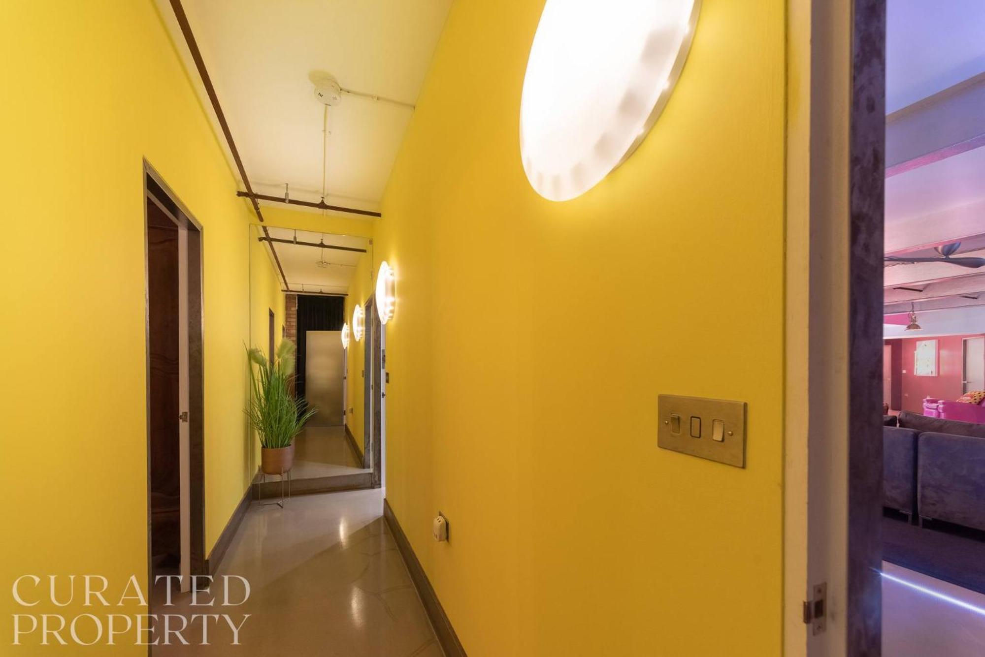 Amazingly Luxurious Loft Apartment, Soho - 3 Bedrooms, 2 Bath & Office 런던 외부 사진