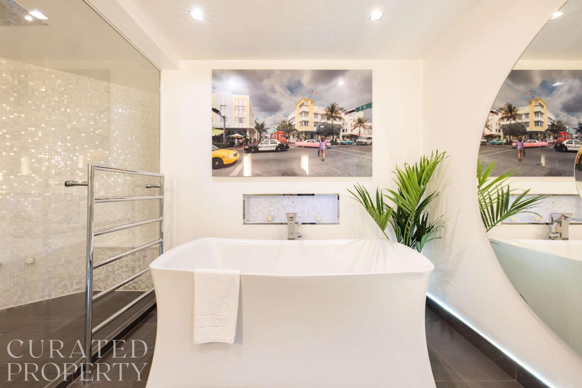 Amazingly Luxurious Loft Apartment, Soho - 3 Bedrooms, 2 Bath & Office 런던 외부 사진