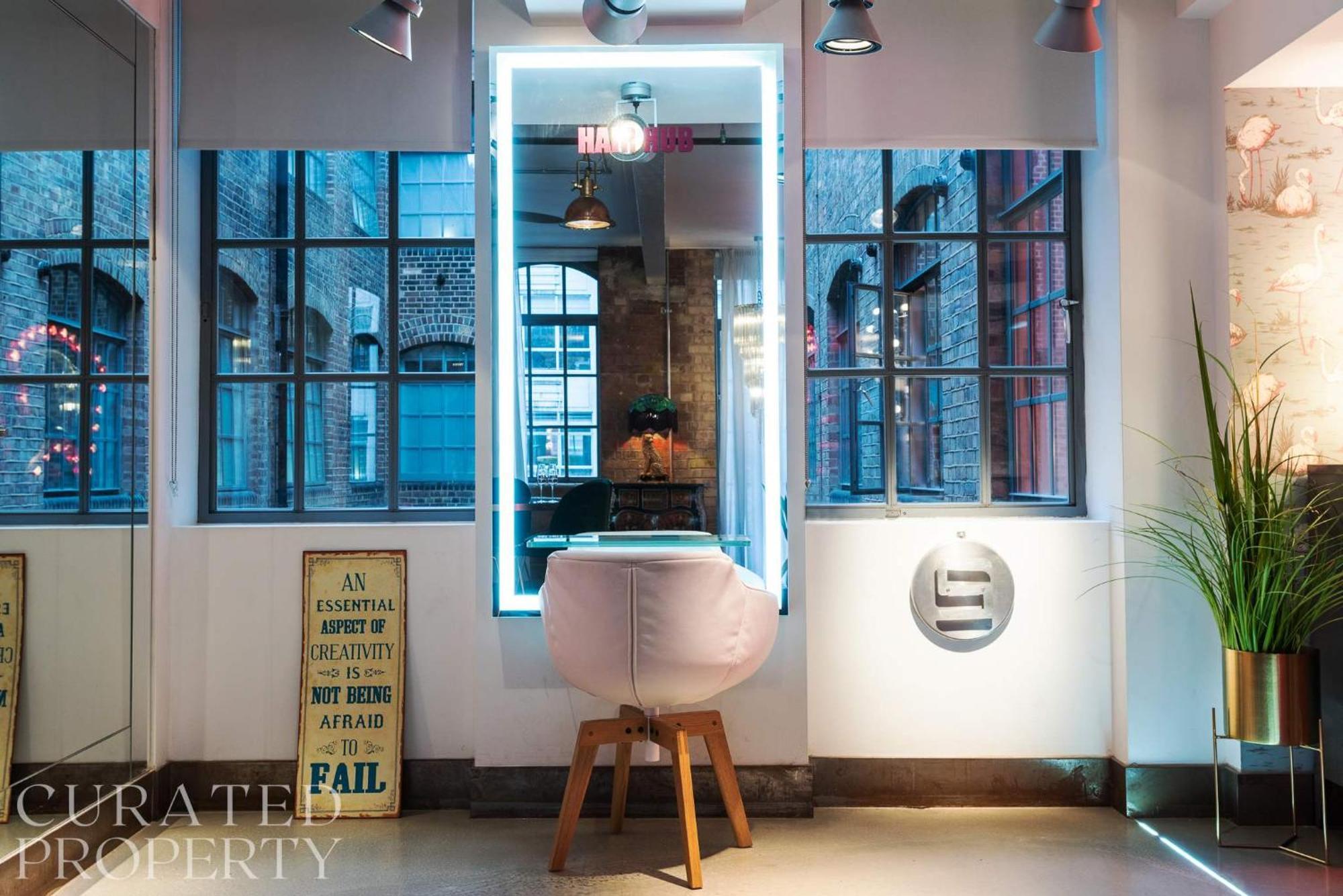 Amazingly Luxurious Loft Apartment, Soho - 3 Bedrooms, 2 Bath & Office 런던 외부 사진