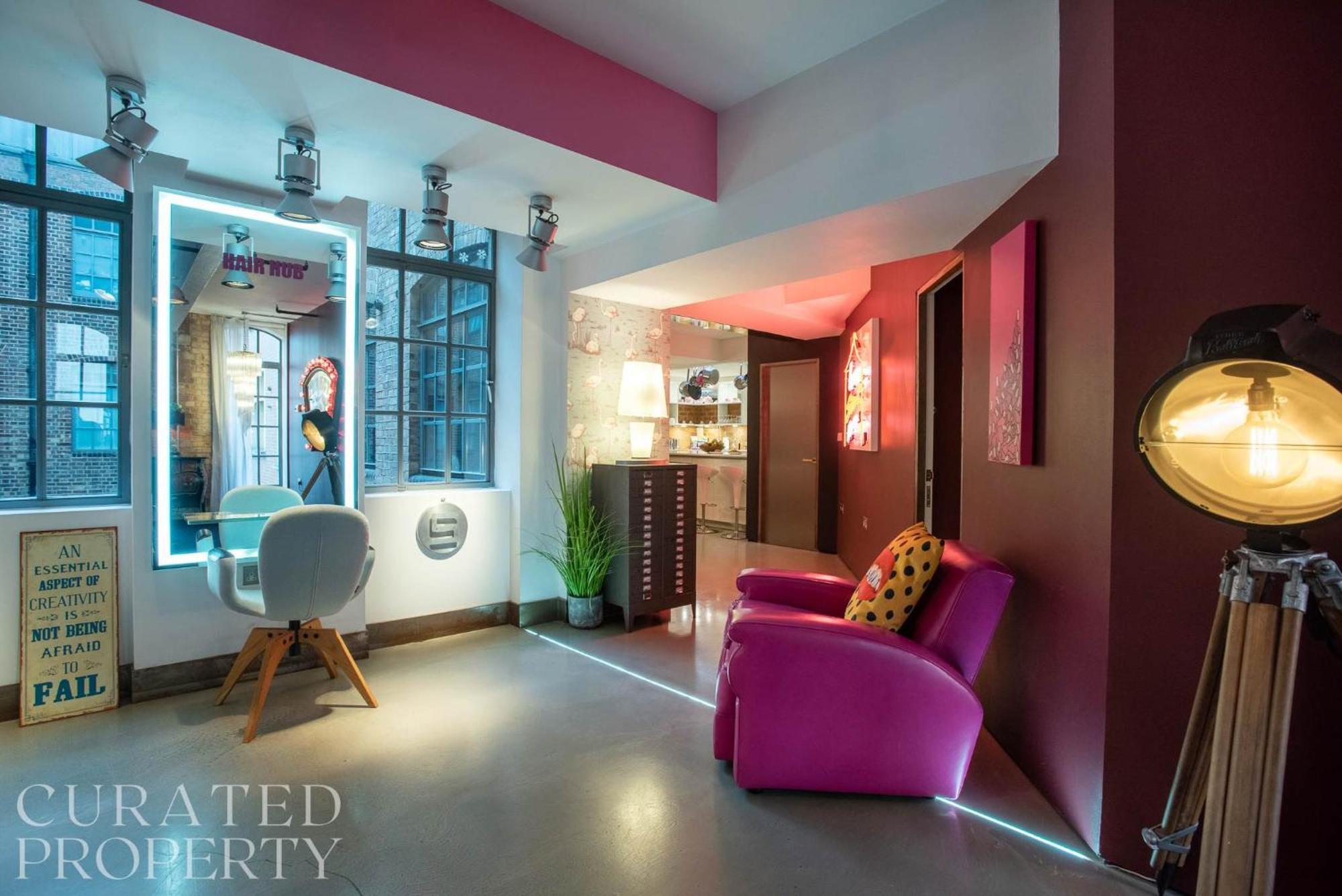 Amazingly Luxurious Loft Apartment, Soho - 3 Bedrooms, 2 Bath & Office 런던 외부 사진