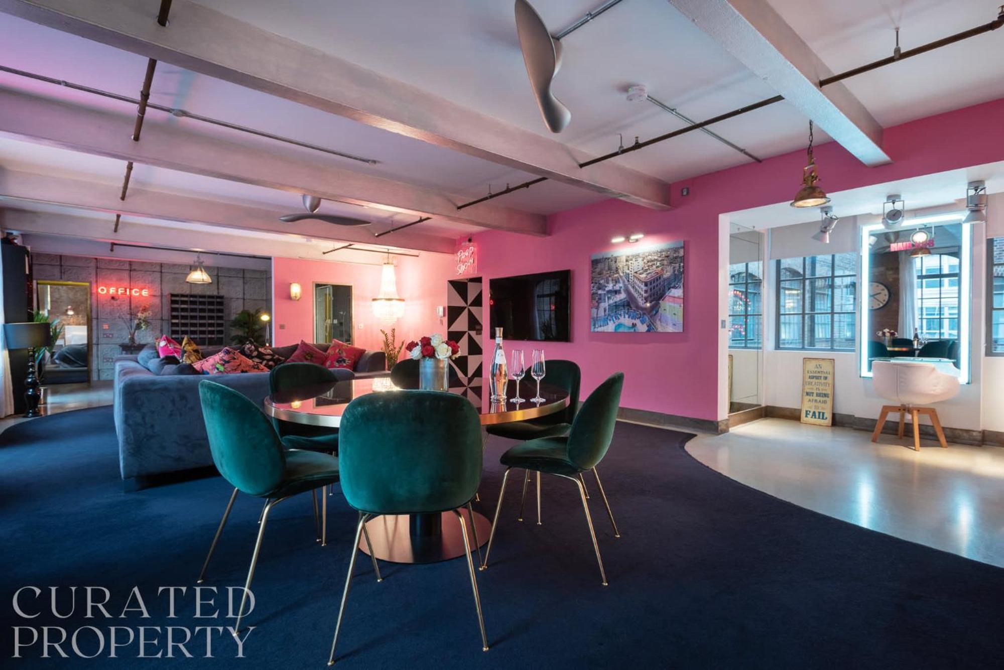 Amazingly Luxurious Loft Apartment, Soho - 3 Bedrooms, 2 Bath & Office 런던 외부 사진
